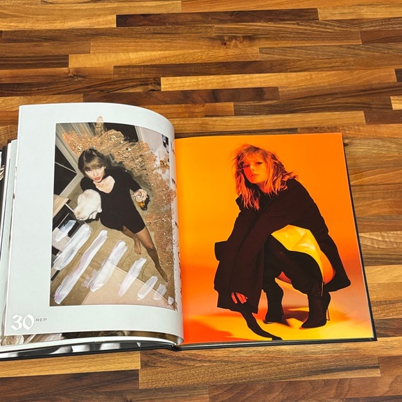 Reputation Book from Rep Tour VIP Box - Picture 5 of 6